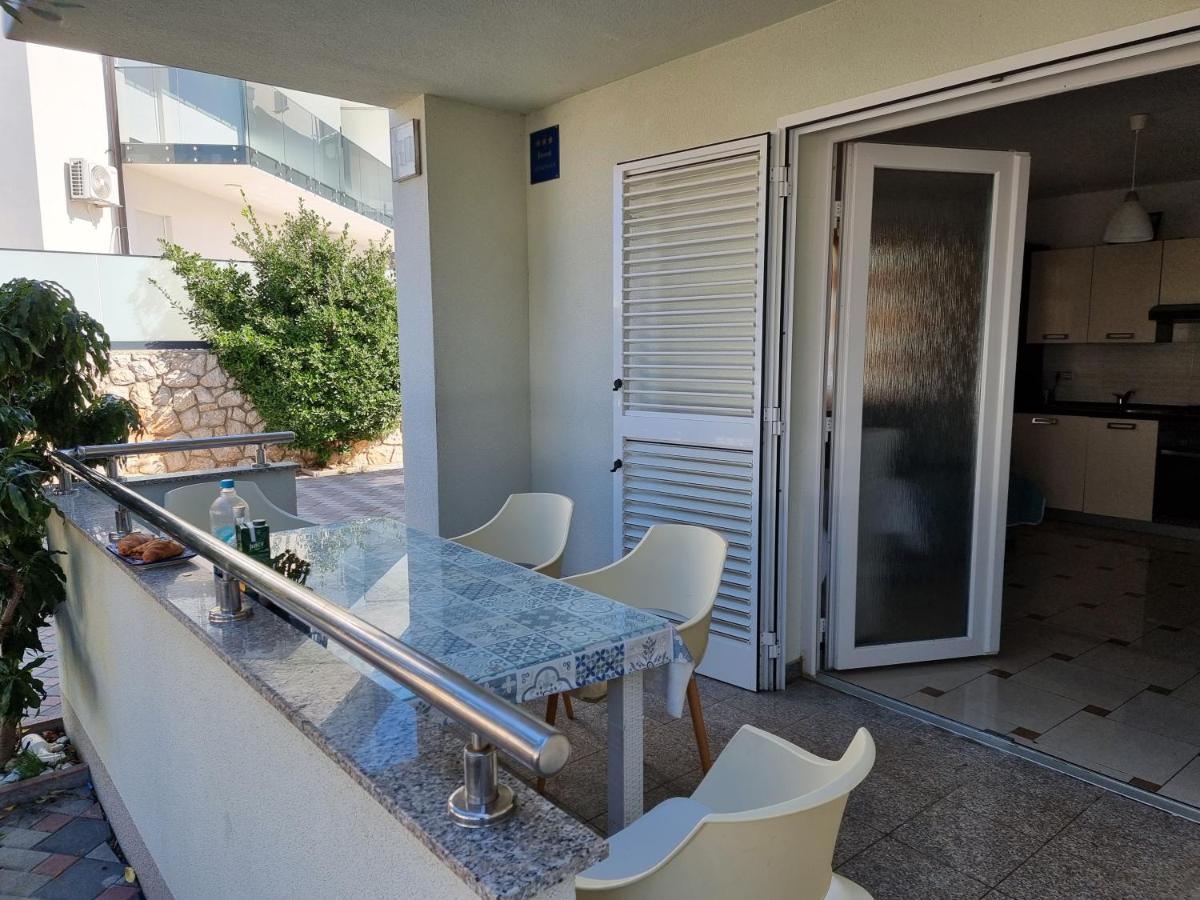 The Golden Grotto Apartments Novalja Exterior photo